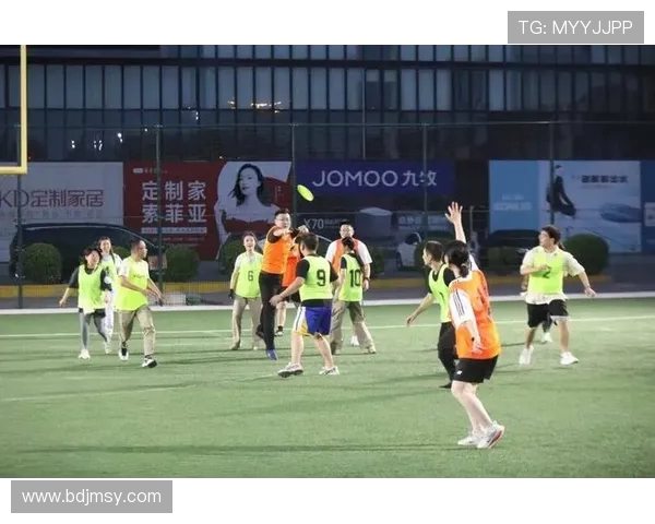 南京飞盘队与北京飞盘队赛后复盘分析团队配合与战术执行的精彩瞬间