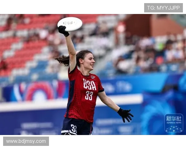 成都飞盘队在世界攀岩锦标赛中以77分稳居积分榜首位